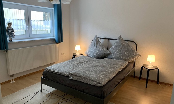 Ichenhausen Apartamento | Amplio apartamento con un soleado jardín y sauna cerca de Legoland