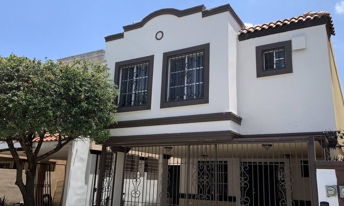 Escobedo Casa | Spacious 4-bedroom house in beautiful Ciudad General Escobedo with WiFi, AC
