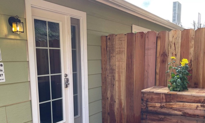 Mariposa Apartamento | Spacious 1 Bedroom, 1 or 2 beds, Yosemite-Mariposa Guest Suite B
