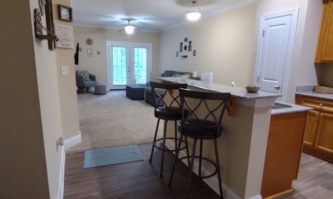Fort Mill Apartamento | Spacious 1-bedroom apt. near Carowinds with a private balcony, gym, and pool