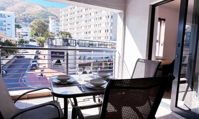 Three Anchor Bay Apartamento | Spacious 1 Bedroom Apartment Atlantica Seapoint