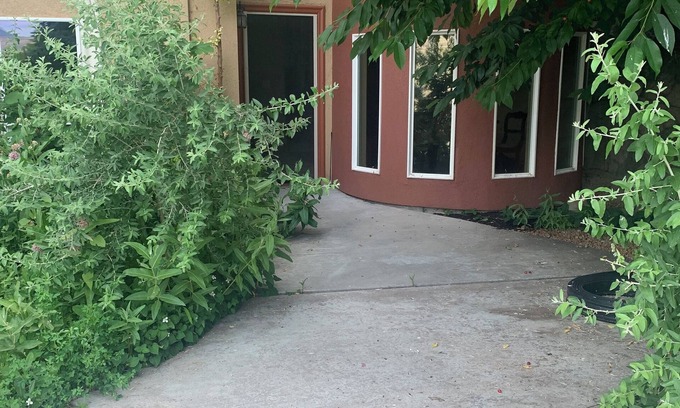 Garden City Apartamento | Spacious 1-bedroom apartment with AC, WiFi family and pet frendly greatviews