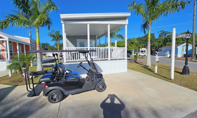 Kissimmee Complejo | SPACIOUS 1 BEDROOM HOUSE GOLF CART IN DISNEY AREA 5 STAR RATED MILL CREEK RESORT