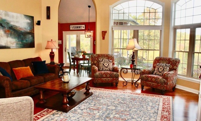 Chester Depot Casa | Spacious 1-level ranch, mtn. views, htd. flrs , fire pit, 10 mi. to Okemo!