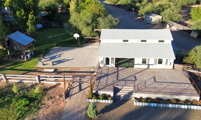Cottonwood Otro | Spacious 10-acre ranch for large groups 15 minutes from Sedona