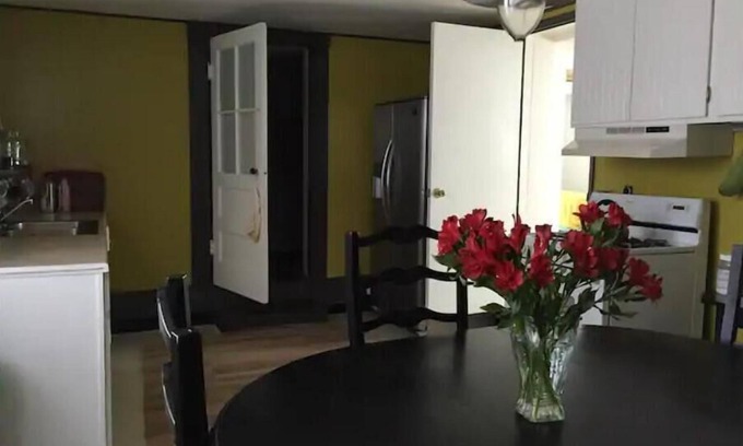 West Alameda Apartamento | Spacious 1906 Victorian in-law apartment