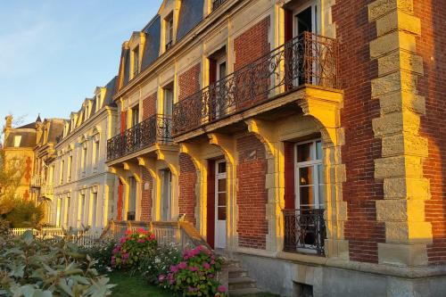 Saint-Regnobert-de-la-Cote-de-Nacre Casa | Spacious 19th century house