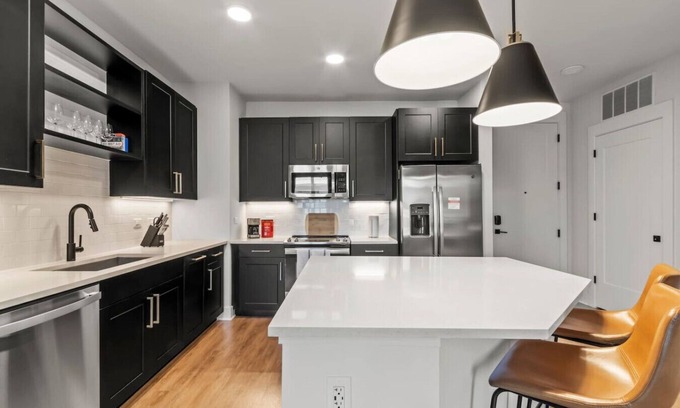 Tampa Apartamento | Spacious 1BR Near Raymond James Stadium – Midtown