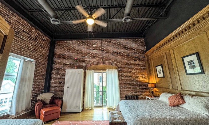 Lexington Apartamento | Village Suite- Village Square