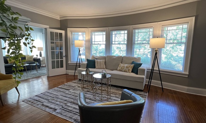 Cleveland Apartamento | Spacious 2 bed room apartment near Shaker, Cleveland clinic, CWRU, Van aken.