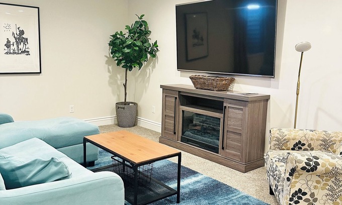 West Jordan Apartamento | Spacious 2 Bed/1 Bath Basement Getaway - Sleeps 6