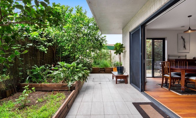 Randwick Apartamento | Spacious 2-Bed Retreat with BBQ & Courtyard