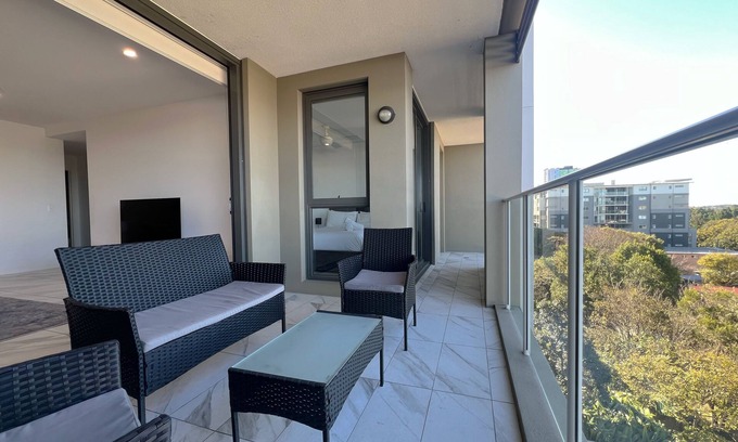 Woolloongabba Apartamento | Spacious 2 bedroom Apartment Near PA Hospital