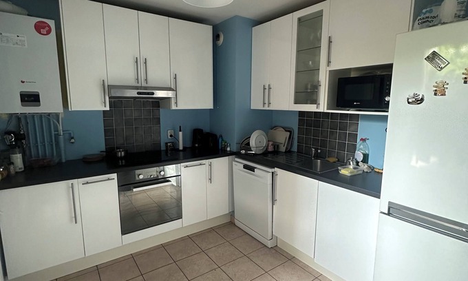 Gennevilliers Apartamento | Spacious 2-Bedroom Apartment Near Olympic Venues in Paris