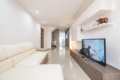 Kalkara Apartamento | Spacious 2 bedroom apartment