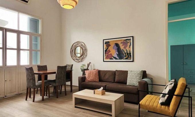 Mar Mikhael Apartamento | Spacious 2 Bedroom Apt, 24/7 power