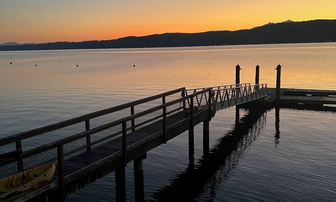 Belfair Casa | Spacious 2 bedroom home with 2 bedroom cabin on the water at Hood Canal.