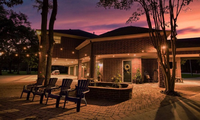 Magnolia Casa | Spacious 2 bedroom Magnolia retreat on 13 acres.