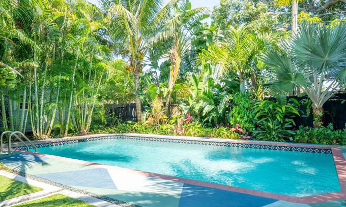 Margate Casa | Spacious 2 bedroom Tropical Paradise Home with Pool near Fort Lauderdale