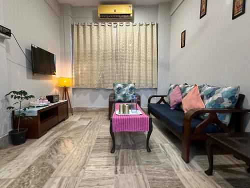 Pali Hill Apartamento | Spacious 2 BHK apartment with Balcony In Bandra
