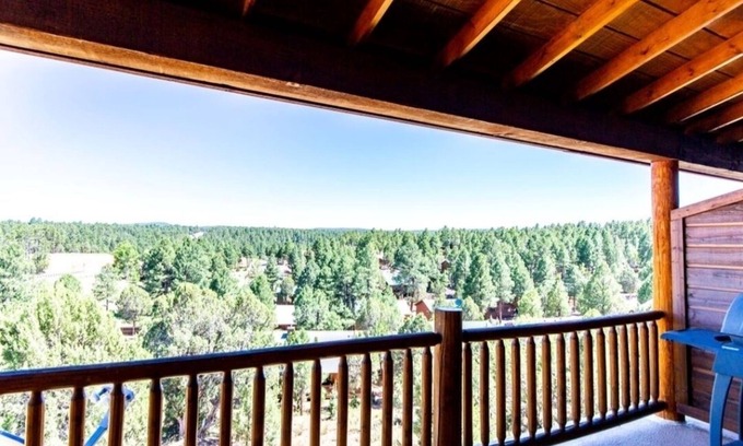 Show Low Condominio | Elegantes 2 dormitorios / 2 baños con excelentes vistas cerca de Fool Hollow Lake
