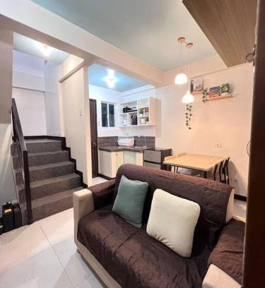 Naga Apartamento | Spacious 2-Level 2BR Cozy Apartment