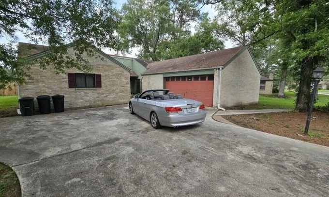 Crosby Casa | Spacious 2300SF, Recently Rehabbed, Large Living