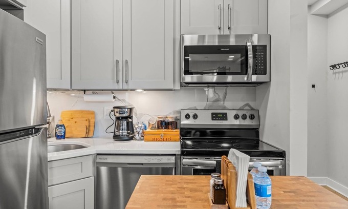 South Philadelphia Apartamento | Spacious 2Bd/2Bth Modern Duplex Sleeps 6