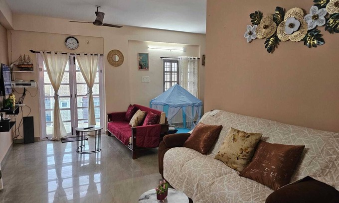 Chennai Apartamento | Spacious 2BHK apartment in Chennai, near Airport, Chennai Trade Center, DLF