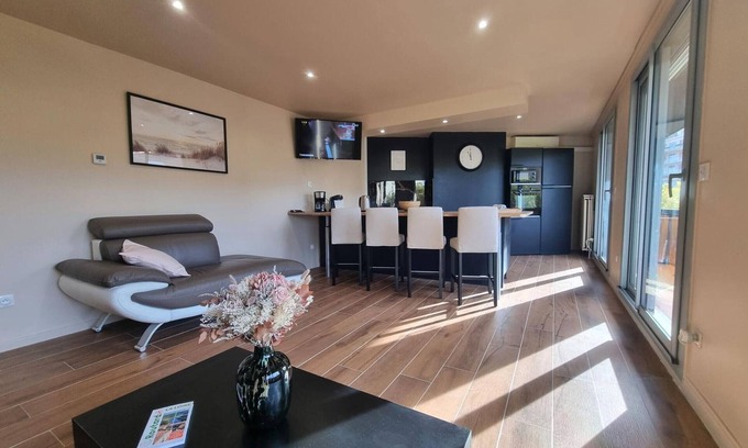 Saint-Chamond Apartamento | Luminoso apartamento con balcón y parking cerca de la estación
