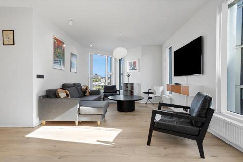 Kopavogur Apartamento | Spacious 2BR Apt with Balcony, Sauna and Free Parking