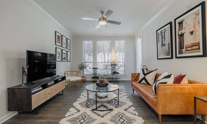 Energy Corridor Condominio | Spacious 2BR Condo at San Paloma w Pool