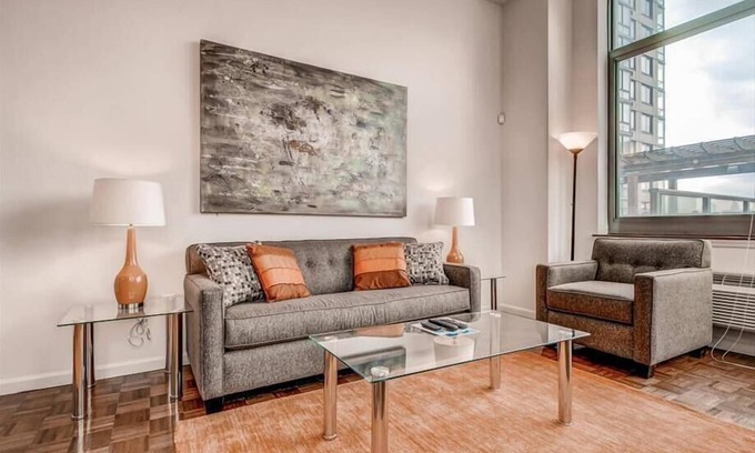 Hudson Exchange Apartamento | Spacious 2BR | Full Kitchen | Washer/Dryer | by GLS