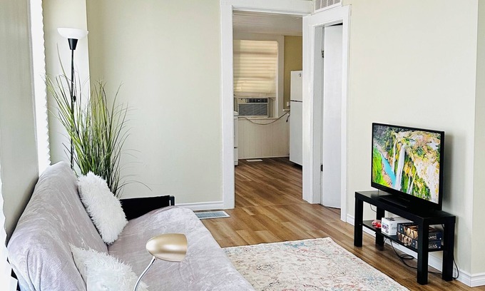 Peterborough Casa | Spacious 2BR House with Netflix, BBQ, and Patio Near City Centre