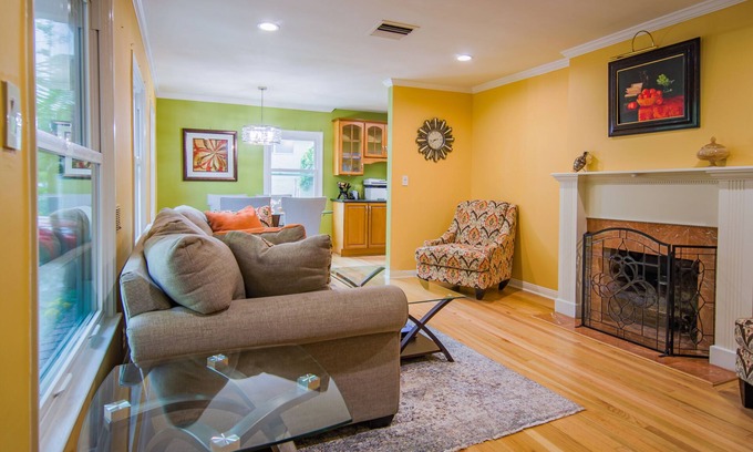 Westchester Casa | Spacious 2BR House near LAX/beach/So-fi Stadium/forum