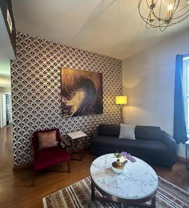 Central West End Apartamento | Spacious 2BR unit near BJ Hospital