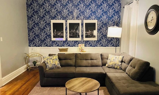 Benton Park Apartamento | Spacious 2BR w/ Fenced Yard, Office & Fast Wi-Fi, Downtown STL