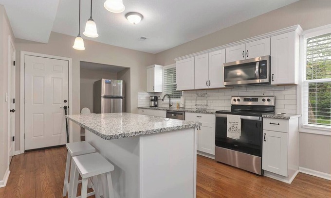 Southmoreland Casa | Spacious 3 Bd Home w/ Fully Equipped Kitchen! 43
