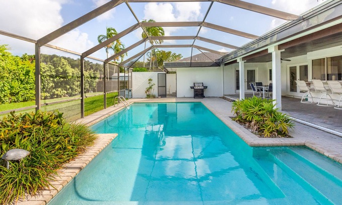 Palmetto Bay Casa | Spacious 3 Bed/2.5Bath Miami Home w/ pool!