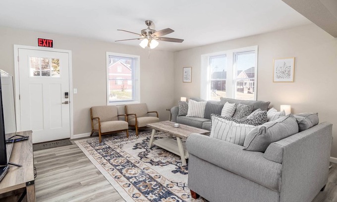 Hermann Apartamento | Spacious 3 bed 3 bath unit in downtown Hermann