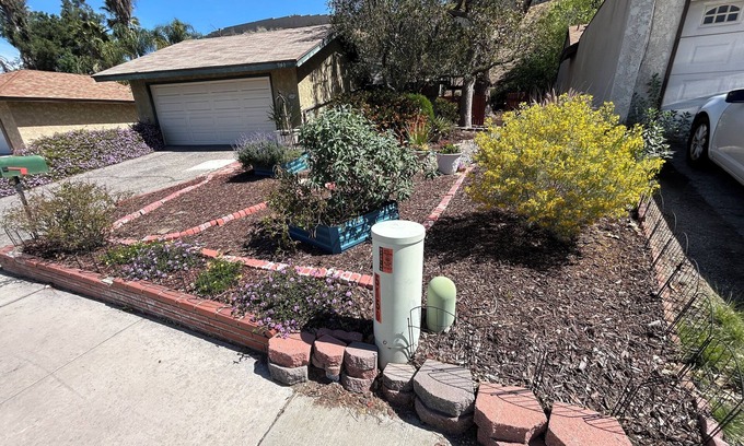 Estates at Canyon Crest Casa | Spacious 3 Bed, 3 Bath Home w/Yard Pet & Family Friendly Ideal for 30+ Day Stays