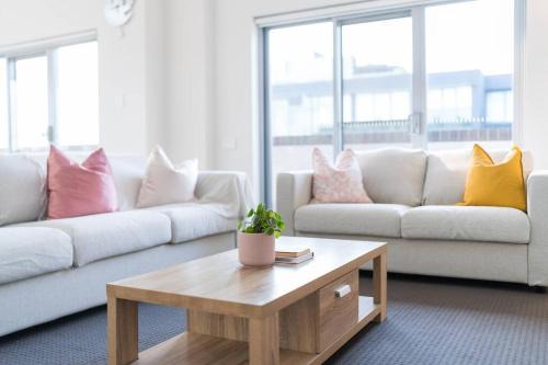 Wolli Creek Apartamento | Spacious 3 bed apartment near airport with parking