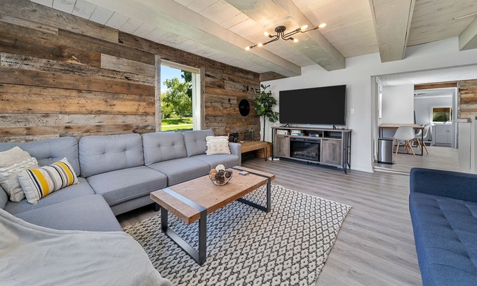 Ameliasburgh Casa | Spacious 3-Bed County Getaway!