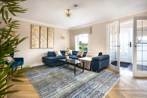 Glasgow Casa | Spacious 3 Bed Home in Glasgow City With Free Parking