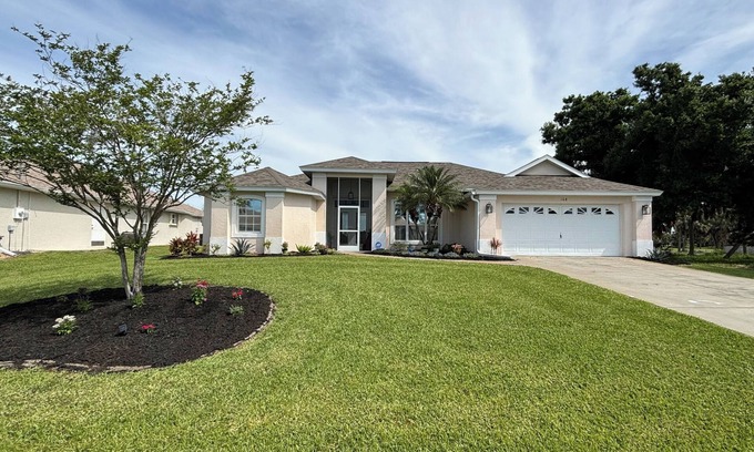 Long Meadow Casa | Spacious 3-Bed Oasis with Granite Finishes & Pool