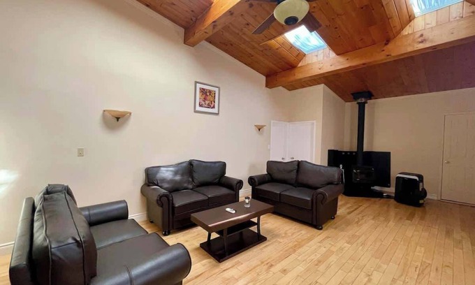 Bobcaygeon Casa | Spacious 3-Bedroom Main House in Bobcaygeon #12