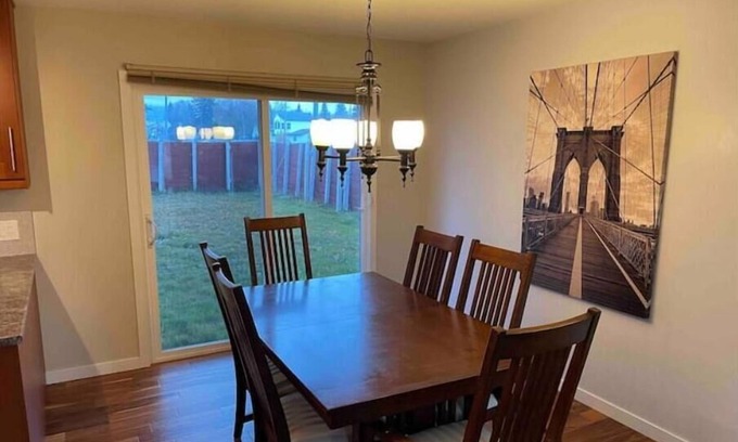 Prince George Casa | Spacious 3 Bedroom 2.5 Bath Minutes From Hospital