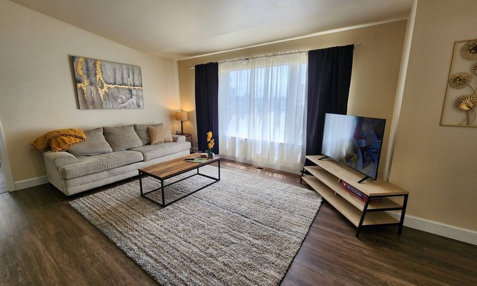 McKinleyville Casa | Spacious 3-Bedroom Eucalyptus House