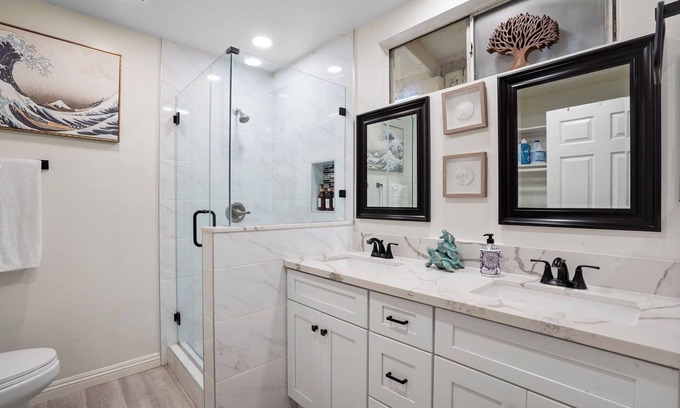 Cypress Apartamento | Spacious 3 bedroom/5 beds near Disneyland/Central OC: 15 minute drive to Disney