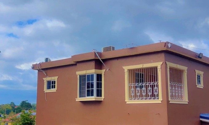 Mandeville Apartamento | Spacious 3-bedroom apartment with WiFi, AC in amazing Mandeville
